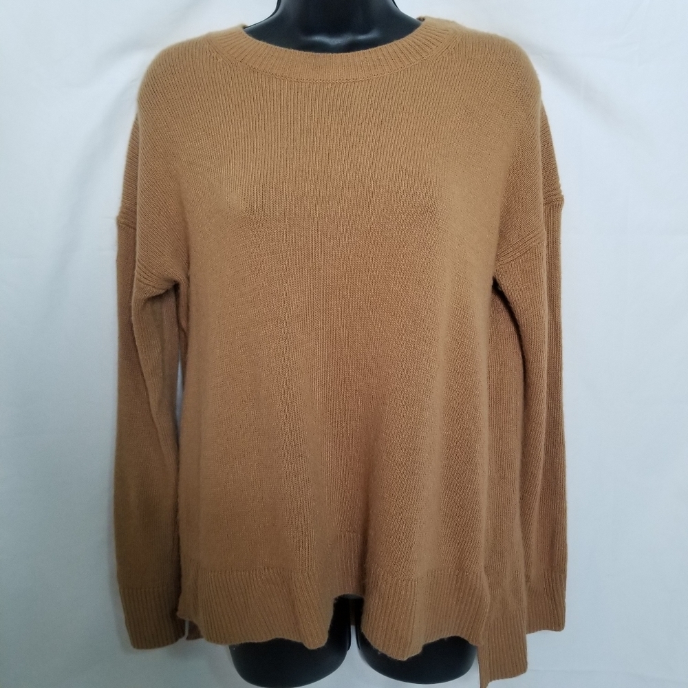 Halogen soft cozy crewneck  Tan sweater Size Medium